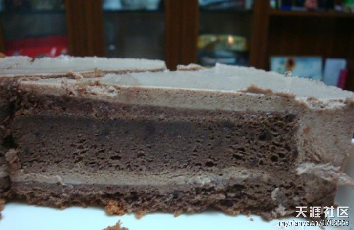 巧克力蛋糕手机版教程:初次尝试~巧克力慕斯蛋糕~味道很不错~(贴图)-第2张图片-太平洋在线下载