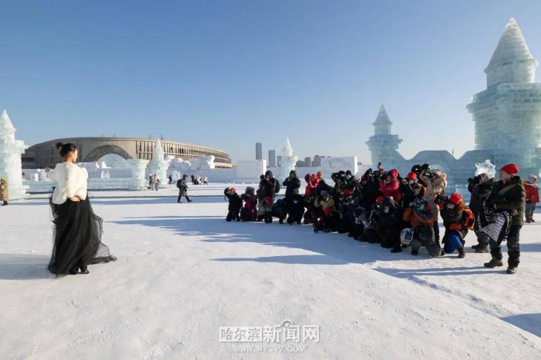 天气相机拍照参数苹果版:冰与舞的结合｜哈尔滨冰雪大世界上演冰雪奇缘-第10张图片-太平洋在线下载